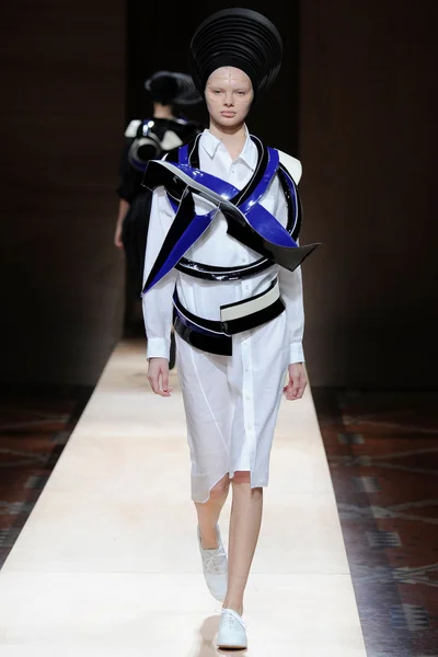 Look 33
